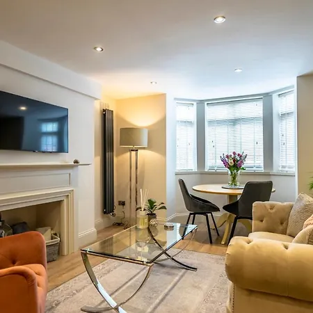 The Retreat At Dukes Townhouse Apartment