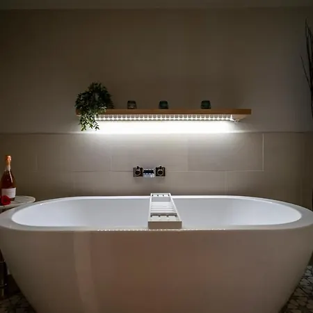 The Retreat At Dukes Townhouse *
